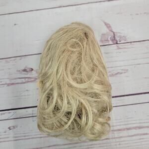 Paula young 7 in blonde curly/wavy synthetic hair clip in